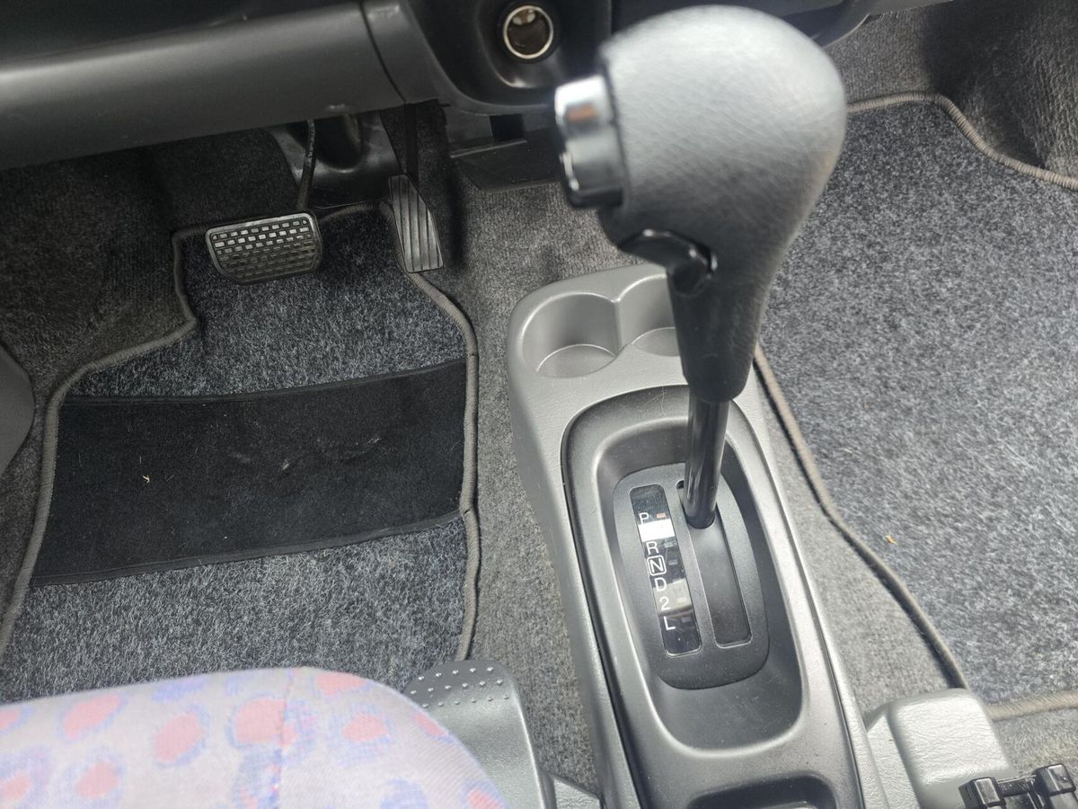 Suzuki Wagon R+, foto 13 van 19